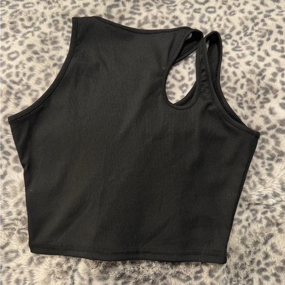 Black and red shein crop top with cutout. Never worn. - Picture 2 of 4